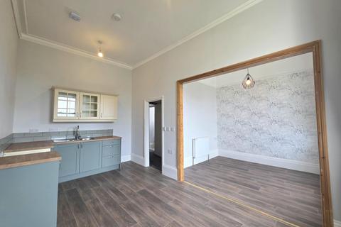 1 bed flat/apartment for rent in Croft Road, Torquay, TQ2