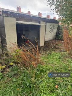2 bed terraced house for rent in Old Mold Road, Wrexham, LL11