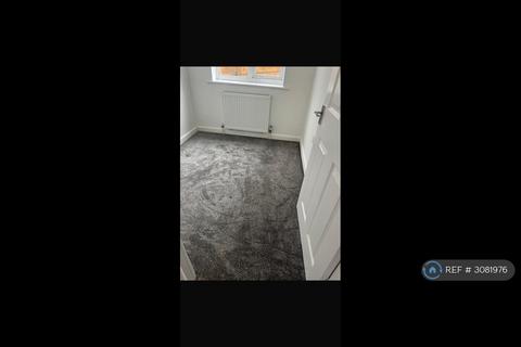 2 bed flat/apartment for rent in Chelston Ave, Yeovil, BA21