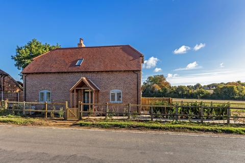 3 bed detached house for rent in Duck Street, Abbotts Ann, SP11
