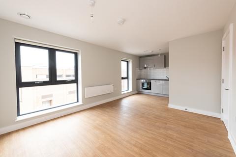 3 bed flat/apartment for rent in Highfield Avenue Newbury RG14