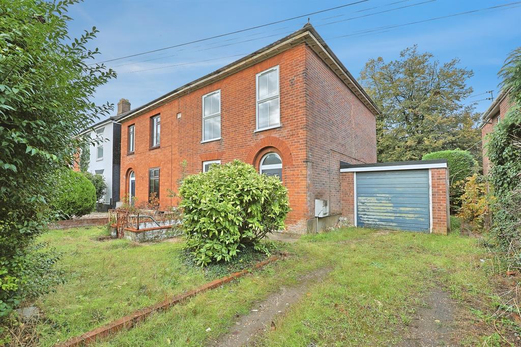 Hall Road, Norwich 3 bed semi-detached house for sale - £240,000