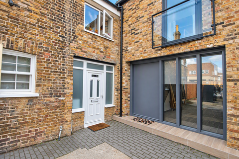 2 bed property for rent in Theodore Road, London, SE13