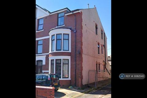 flat/apartment for rent in Holmfield Road, Blackpool, FY2