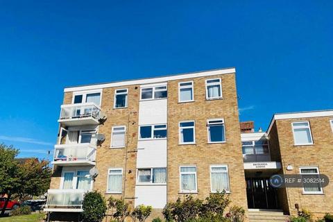 2 bed flat/apartment for rent in Britannia Road, Westcliff-On-Sea, SS0