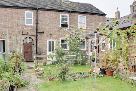 2 bed terraced house for rent in Luke Street, St. Neots PE19