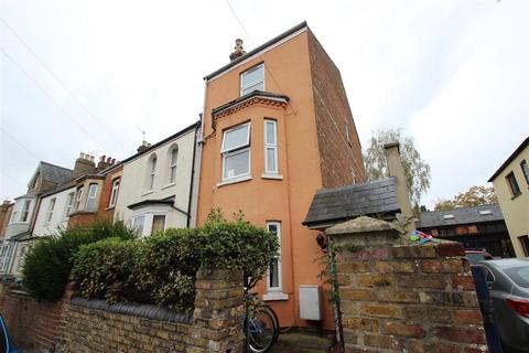 5 bedroom house to rent
