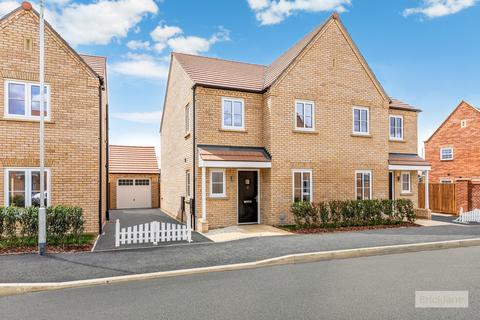 3 bed semi-detached house for rent in Trice Way, HUNTINGDON, PE28