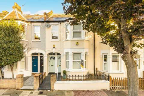 2 bed flat/apartment for rent in Strathville Road, London SW18