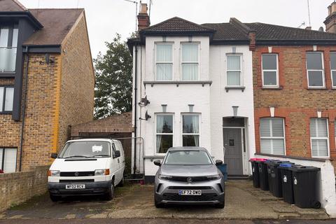2 bed flat/apartment for rent in Leigh-on-Sea SS9