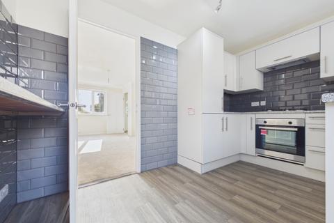 2 bed terraced house for rent in Amber Court, Swindon SN1