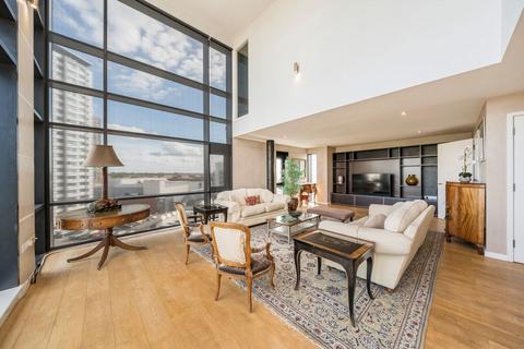 2 bed flat/apartment for rent in Hardwicks Square, London SW18