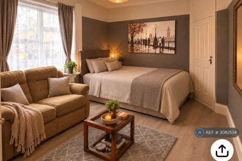 1 bed room for rent in Broad Leys Crescent, Hereford, HR2