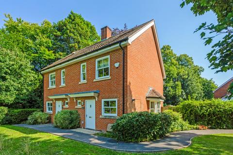 2 bed flat/apartment for rent in Winton Close, Winchester, Hampshire, SO22