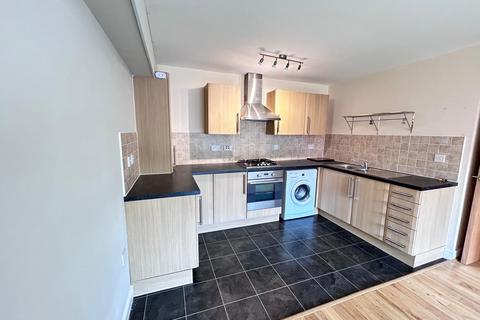 2 bed flat/apartment for rent in New Chester Road, Wirral CH62