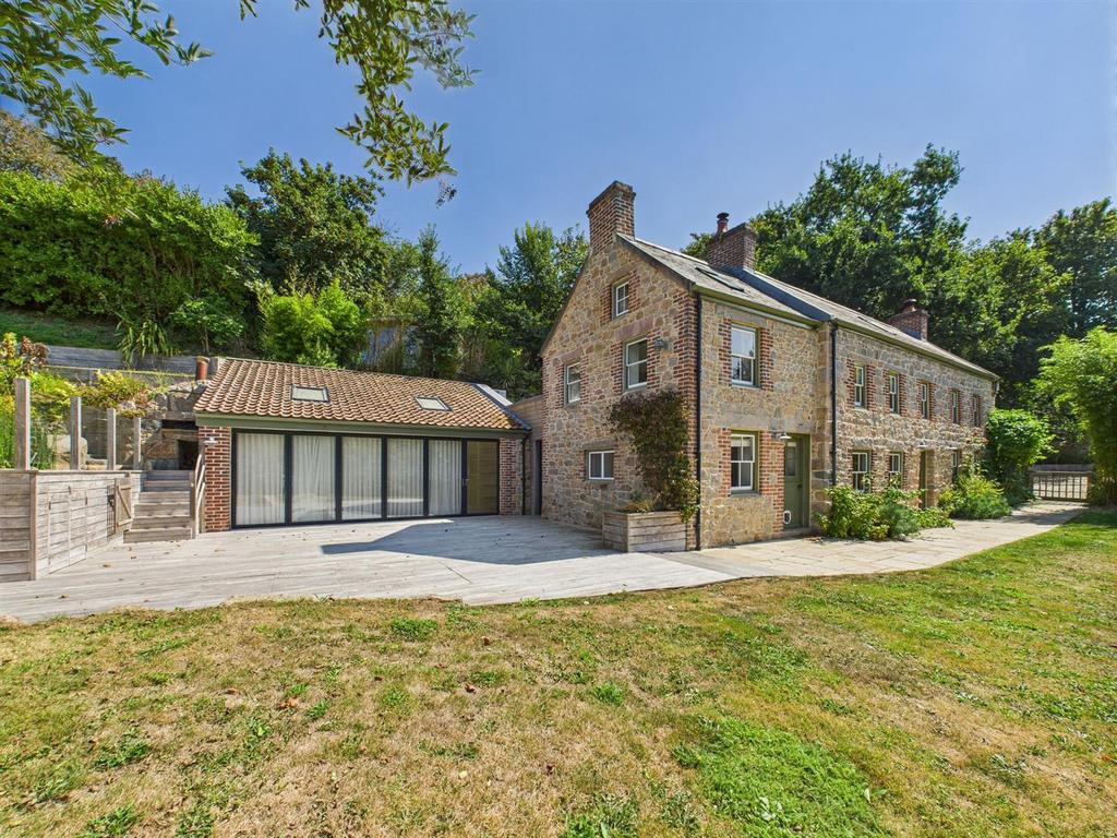 Rustic Outback Homes A Rustic Retreat With Natural... 4 bed detached house for sale - £3,550,000