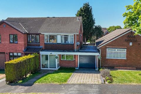 3 bed semi-detached house for rent in Cowley Tamworth B77