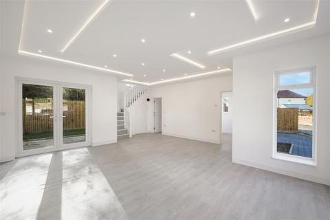 4 bed semi-detached house for rent in Hollycroft Avenue, Wembley