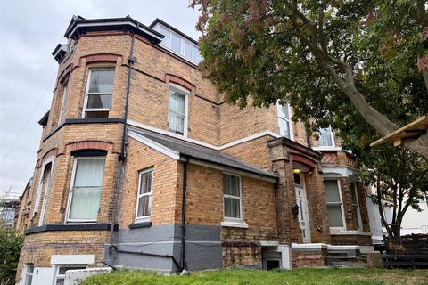 1 bed flat/apartment for rent in Cromwell Parade, Scarborough