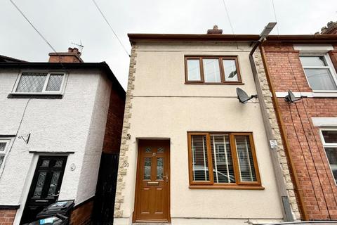 3 bed terraced house for rent in Coronation Street, Tamworth