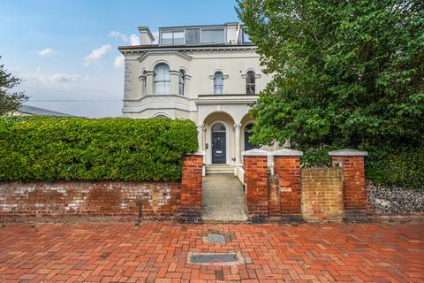 flat/apartment for rent in Farncombe Road, West Sussex BN11