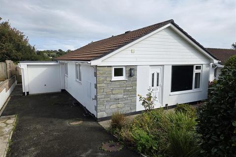 3 bed bungalow for rent in Daubuz Close, Truro
