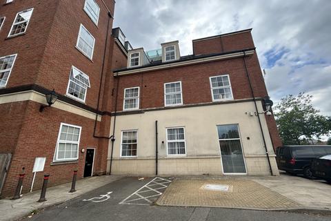 1 bed property for rent in Main Street, Shirley B90