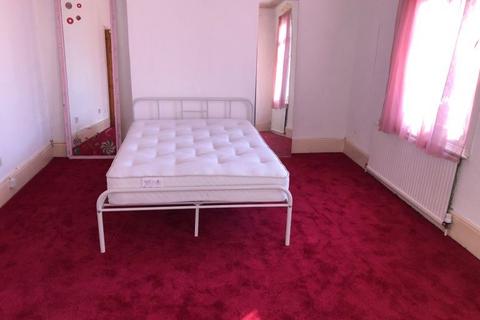 1 bed room for rent in Caerau Road, Newport NP20