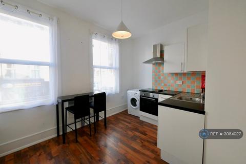 1 bed flat/apartment for rent in Hornsey Road, London, N7