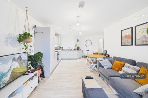2 bed flat/apartment for rent in Brocade Road, Andover, SP11