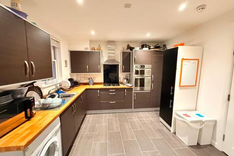 1 bed room for rent in Room 3, 25 Garland Road, Colchester CO2