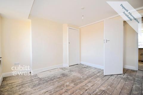 2 bed flat/apartment for rent in Grand Parade, High Street, RH10