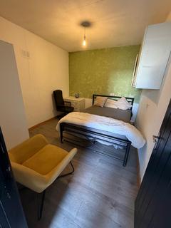 1 bed room for rent in The Glade, Croydon CR0