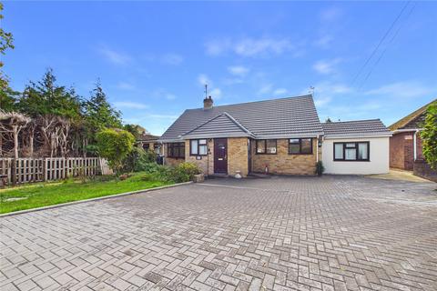 5 bed bungalow for rent in Chaucer Crescent, Newbury, Berkshire, RG14