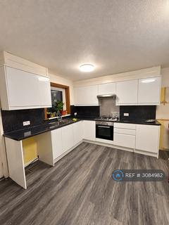 4 bed terraced house for rent in Dykehead Place, Dundee, DD4