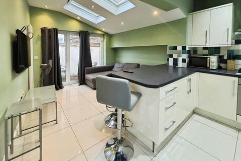 4 bed terraced house for rent in Everington Street, London, W6