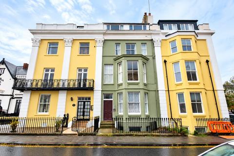 2 bed flat/apartment for rent in Lower Ground Floor Flat,, Albion Road, Scarborough, YO11