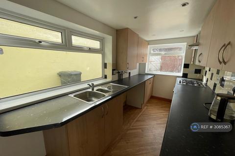 4 bed terraced house for rent in Westmoreland Street, Darlington, DL3