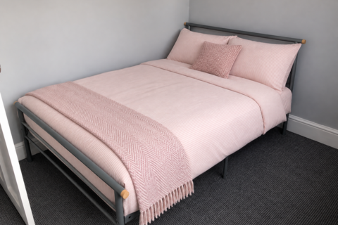 4 bed room for rent in 35 Seymour Avenue