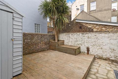 1 bed flat/apartment for rent in Western Place, Worthing