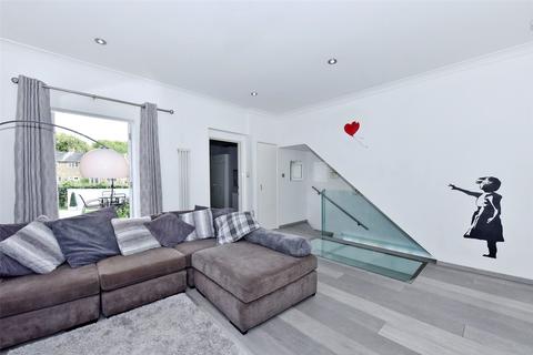 3 bedroom apartment to rent, Kings Road, Windsor, Berkshire, SL4