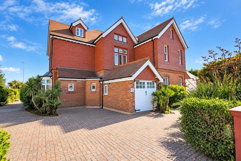 2 bed flat/apartment for rent in West Parade, Worthing