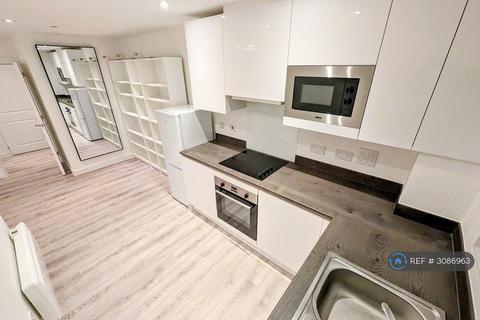 2 bed flat/apartment for rent in Fox House, Derby, DE1