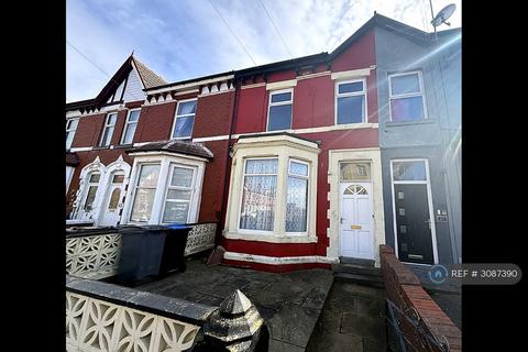 2 bed flat/apartment for rent in Warbreck Drive, Blackpool, FY2