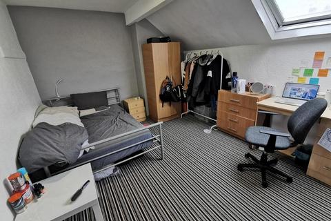 4 bed house for rent in 7 Ashville Grove, Hyde Park, Leeds LS6 1LY