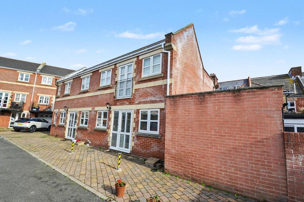 Swanage 2 bed flat for sale - £200,000