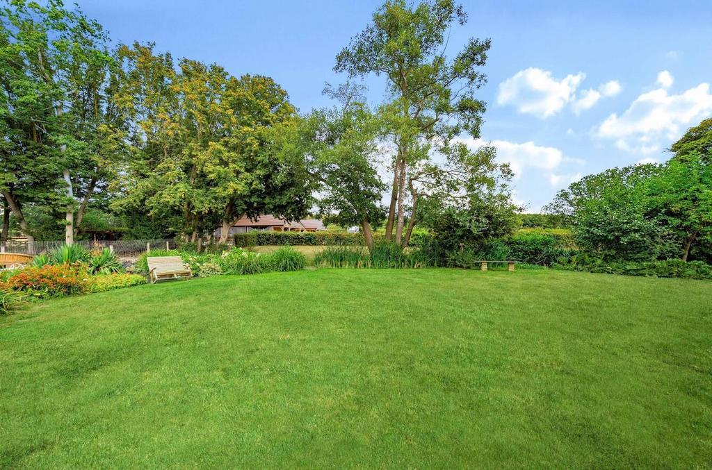 Friday Street, Maidstone ME17 4 bed detached house for sale - £1,250,000
