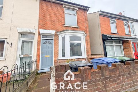 2 bed terraced house for rent in Spring Road, Ipswich
