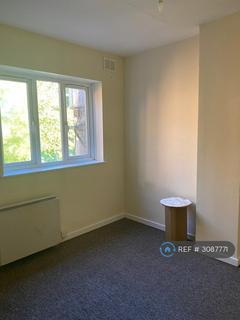 2 bed flat/apartment for rent in Finchfield, Wolverhampton, WV3