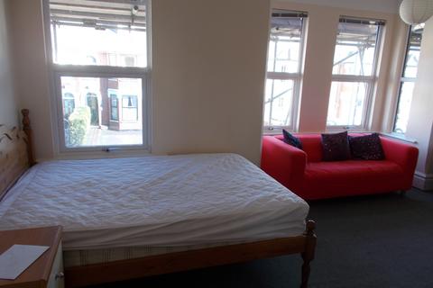 1 bed room for rent in Room 3, 18 Hatfield Road, Ipswich IP3